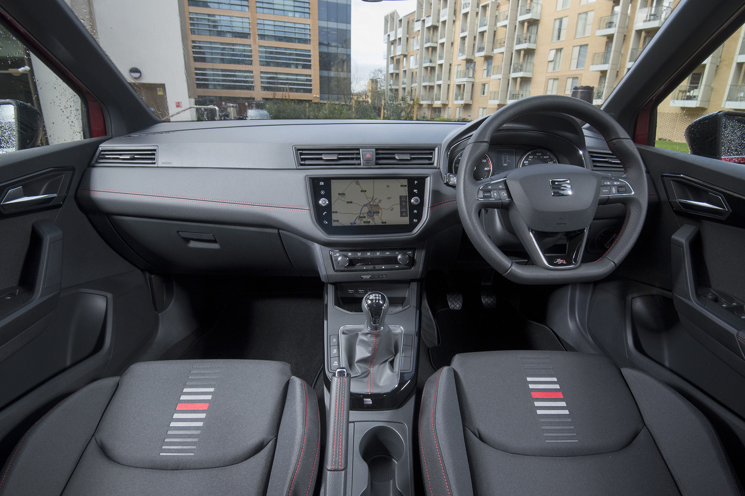 SEAT Arona FR - interior