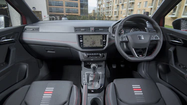SEAT Arona FR - interior