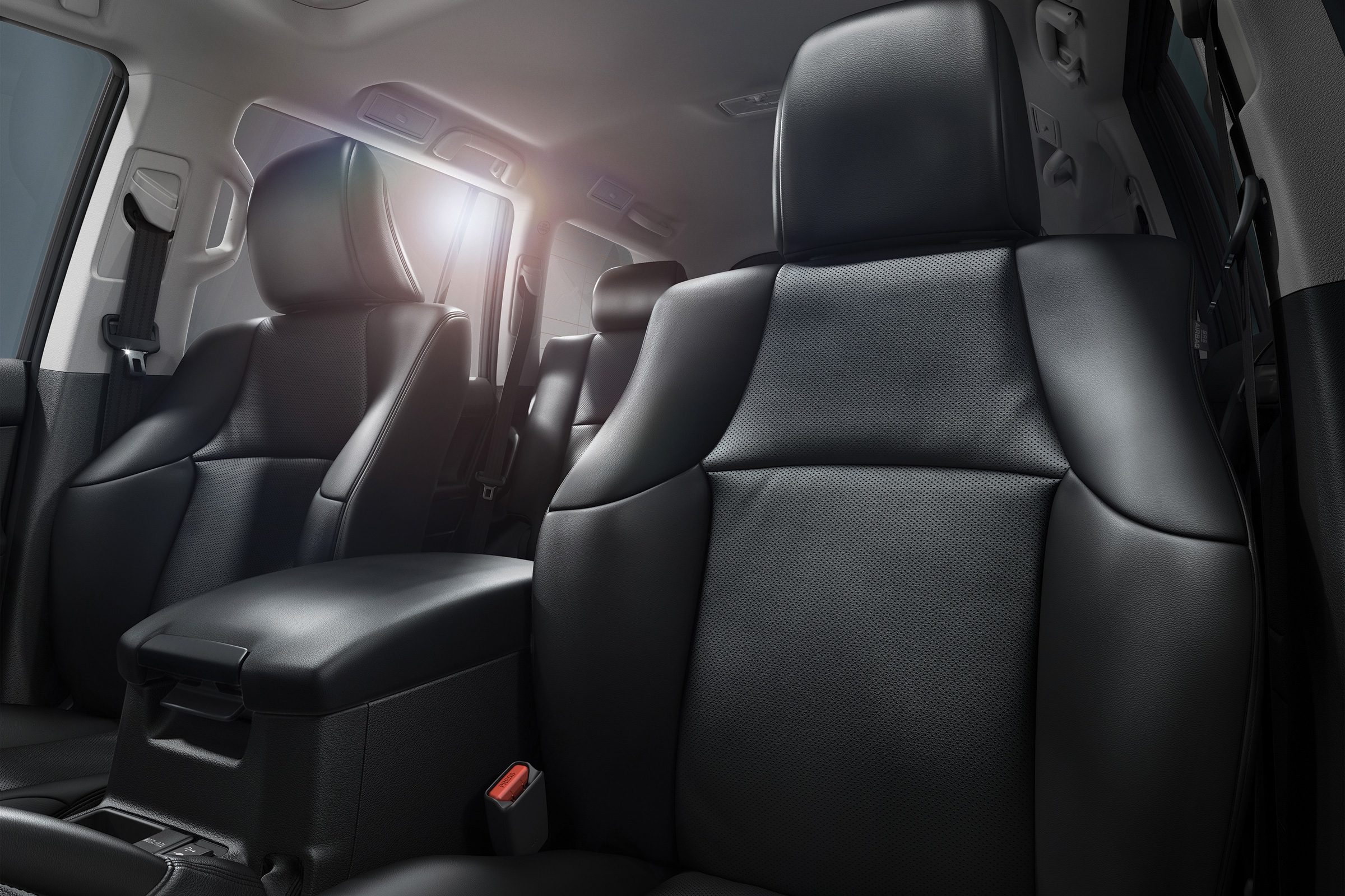 2018 Toyota Land Cruiser - front seats