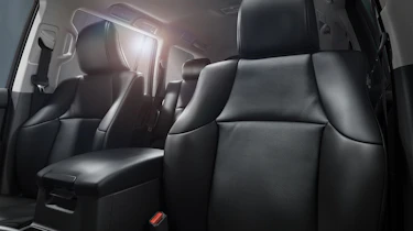 2018 Toyota Land Cruiser - front seats