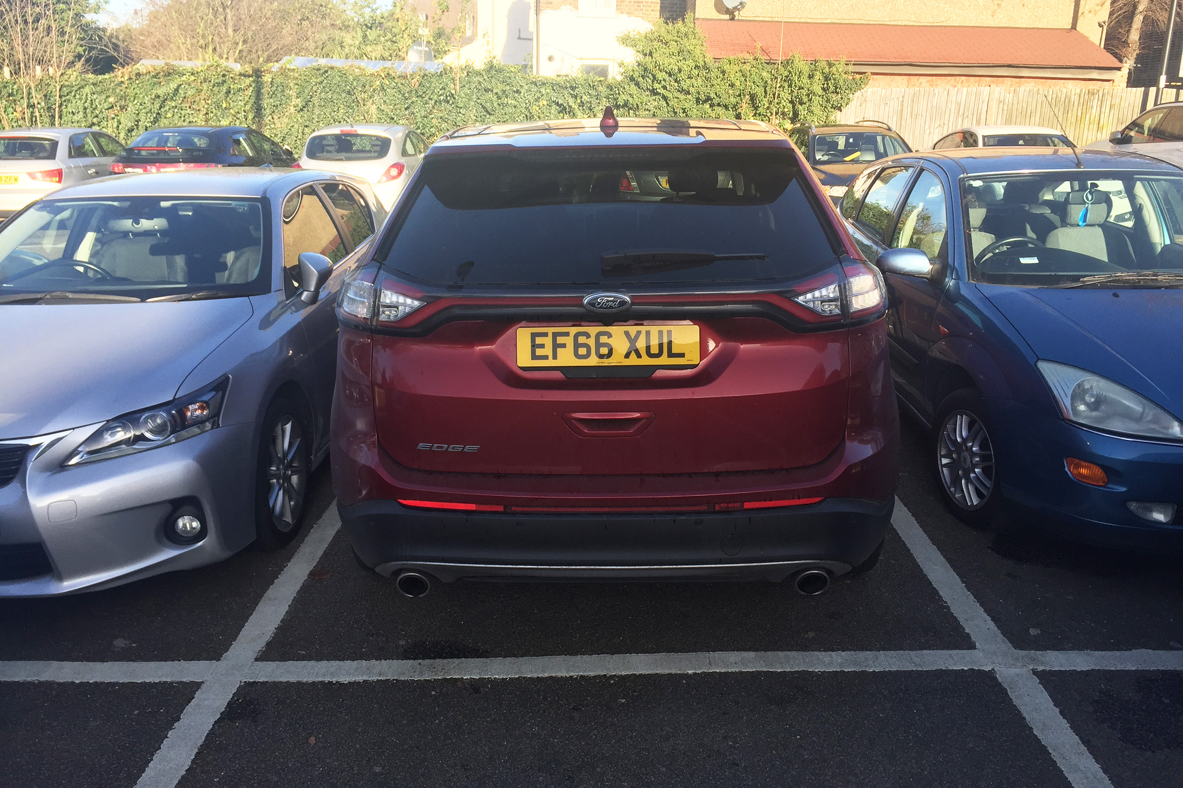Ford Edge - parking