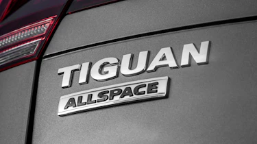 Volkswagen Tiguan Allspace - badge