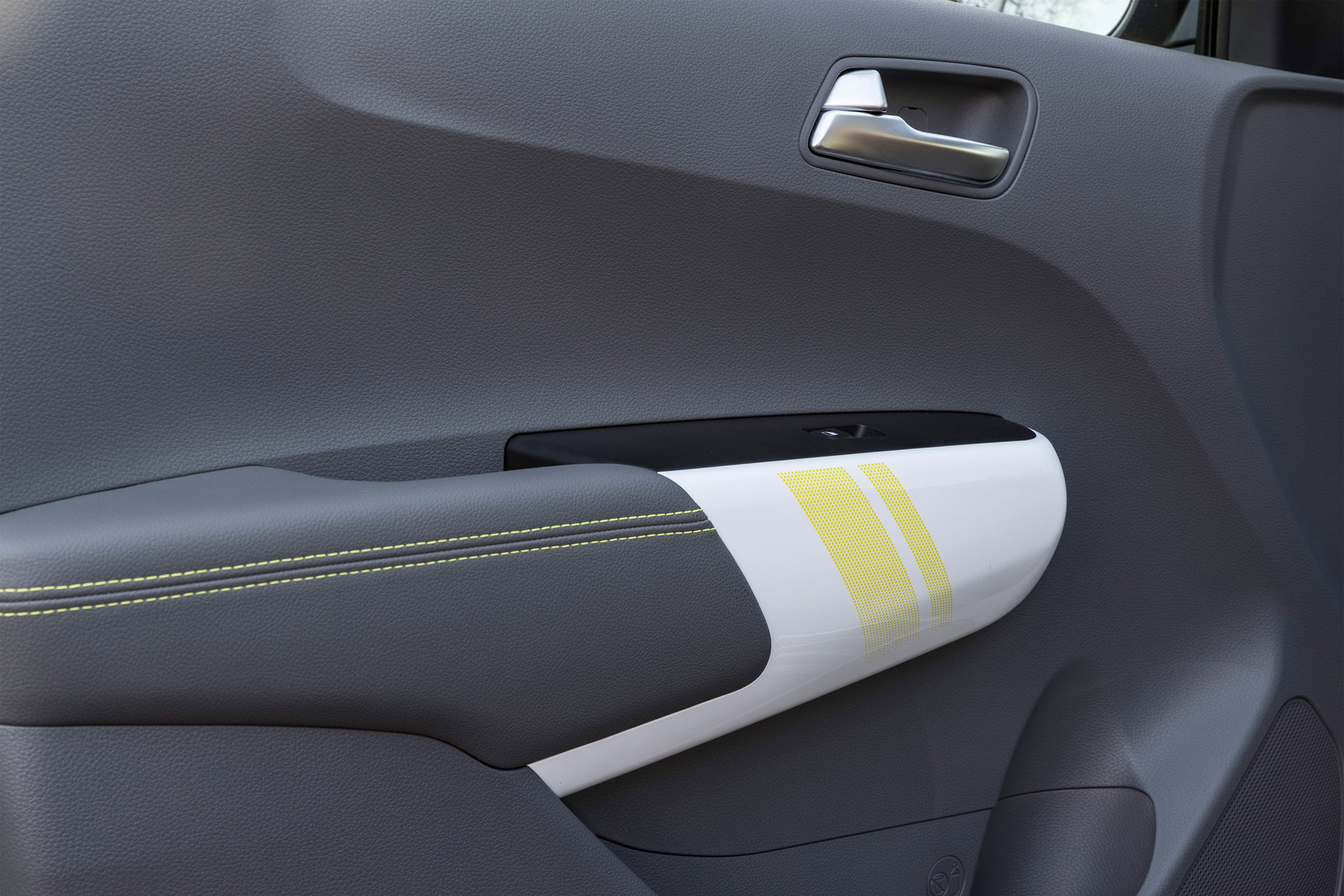 Kia Picanto X-Line - door detail