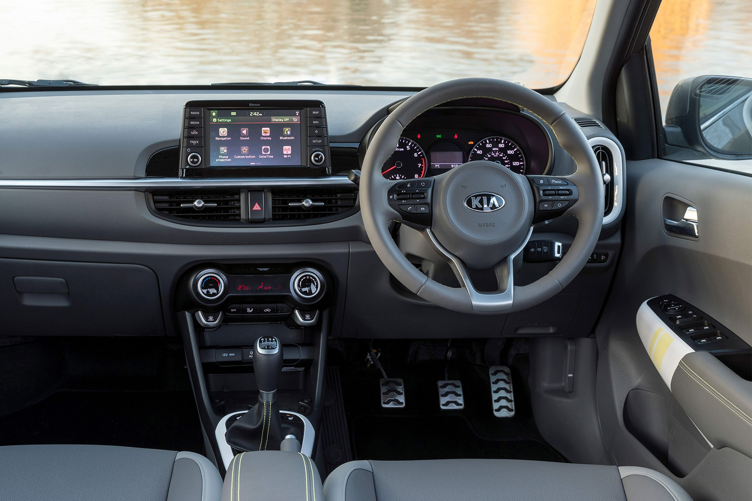 Kia Picanto X-Line - dash