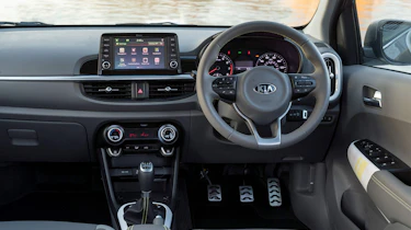 Kia Picanto X-Line - dash