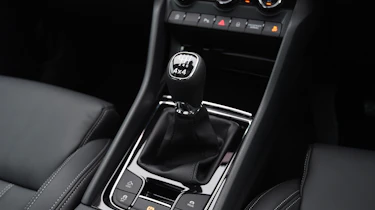 Skoda Karoq - gear lever