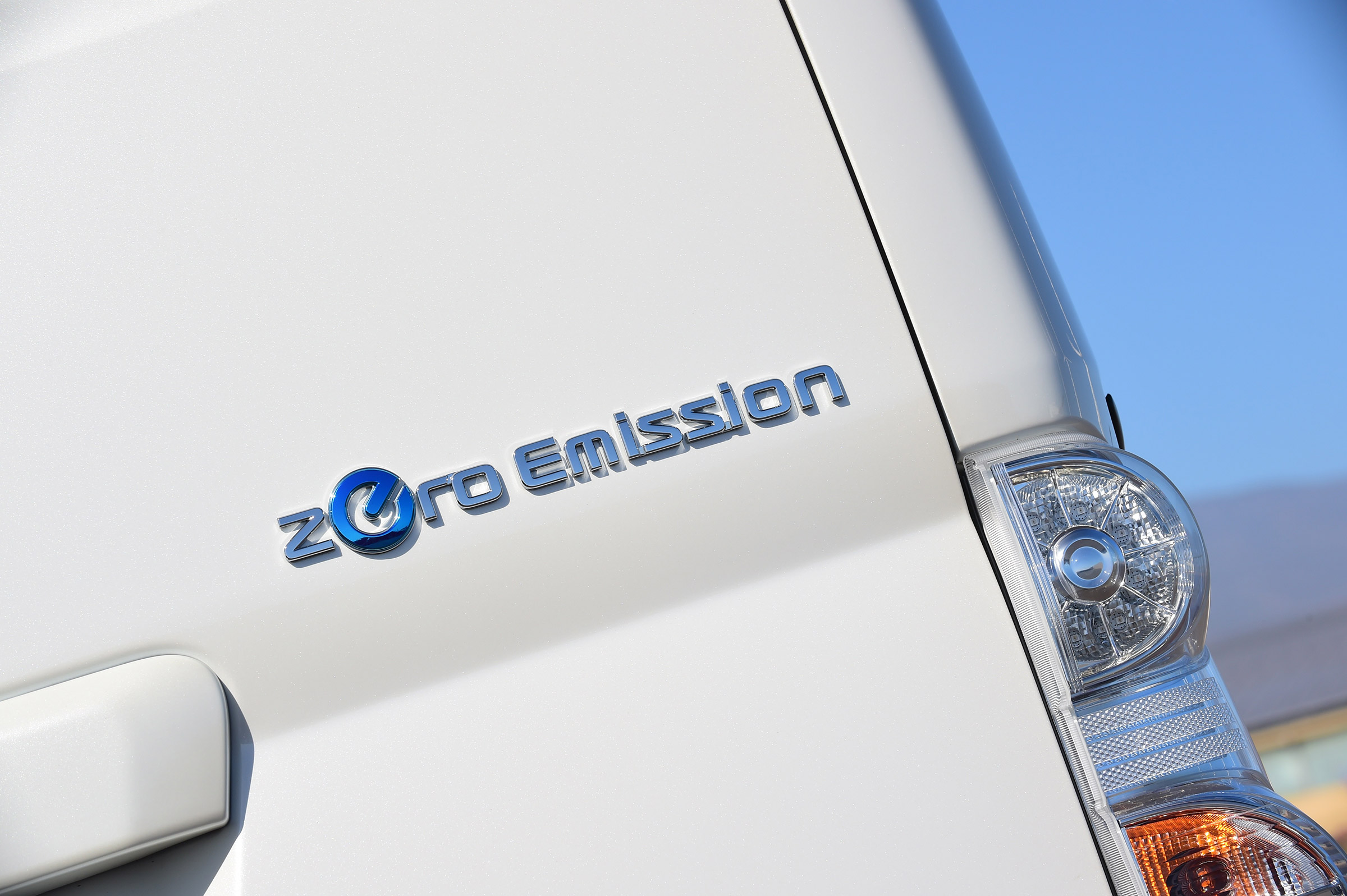 Nissan e-NV200 - Zero Emissions badge