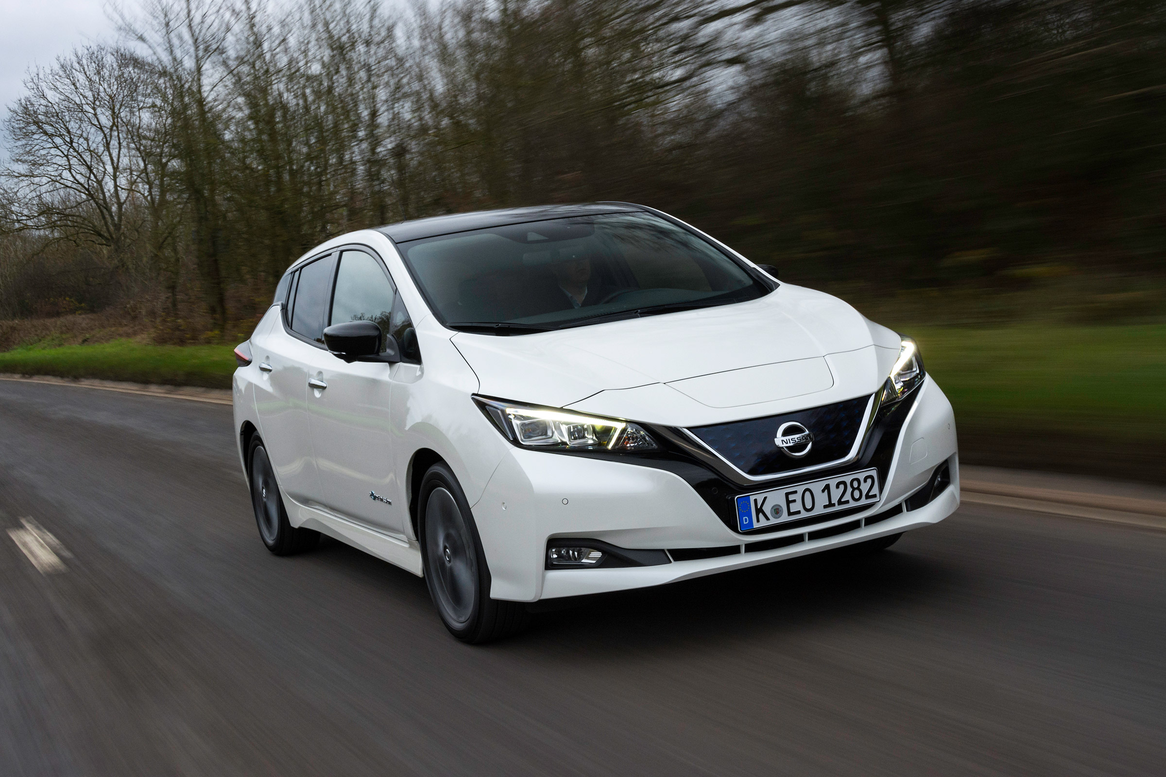 Nissan Leaf - front action