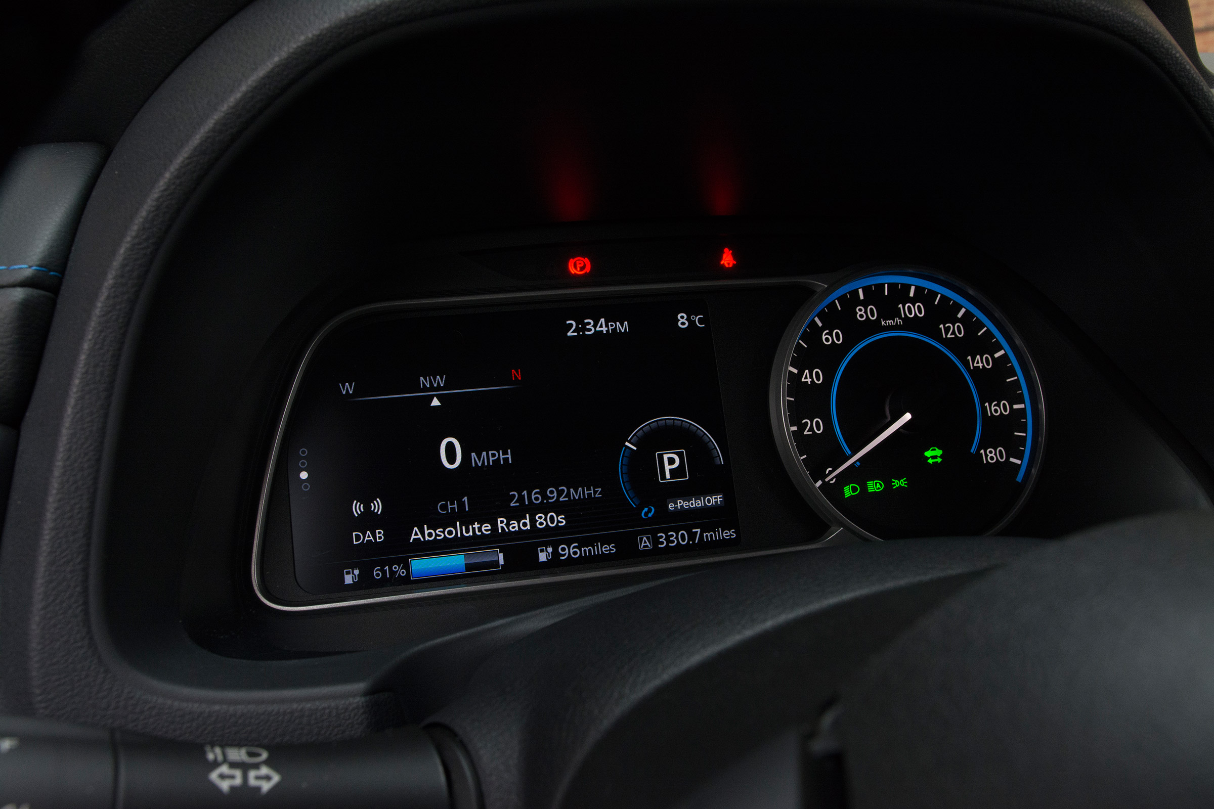 Nissan Leaf - dials