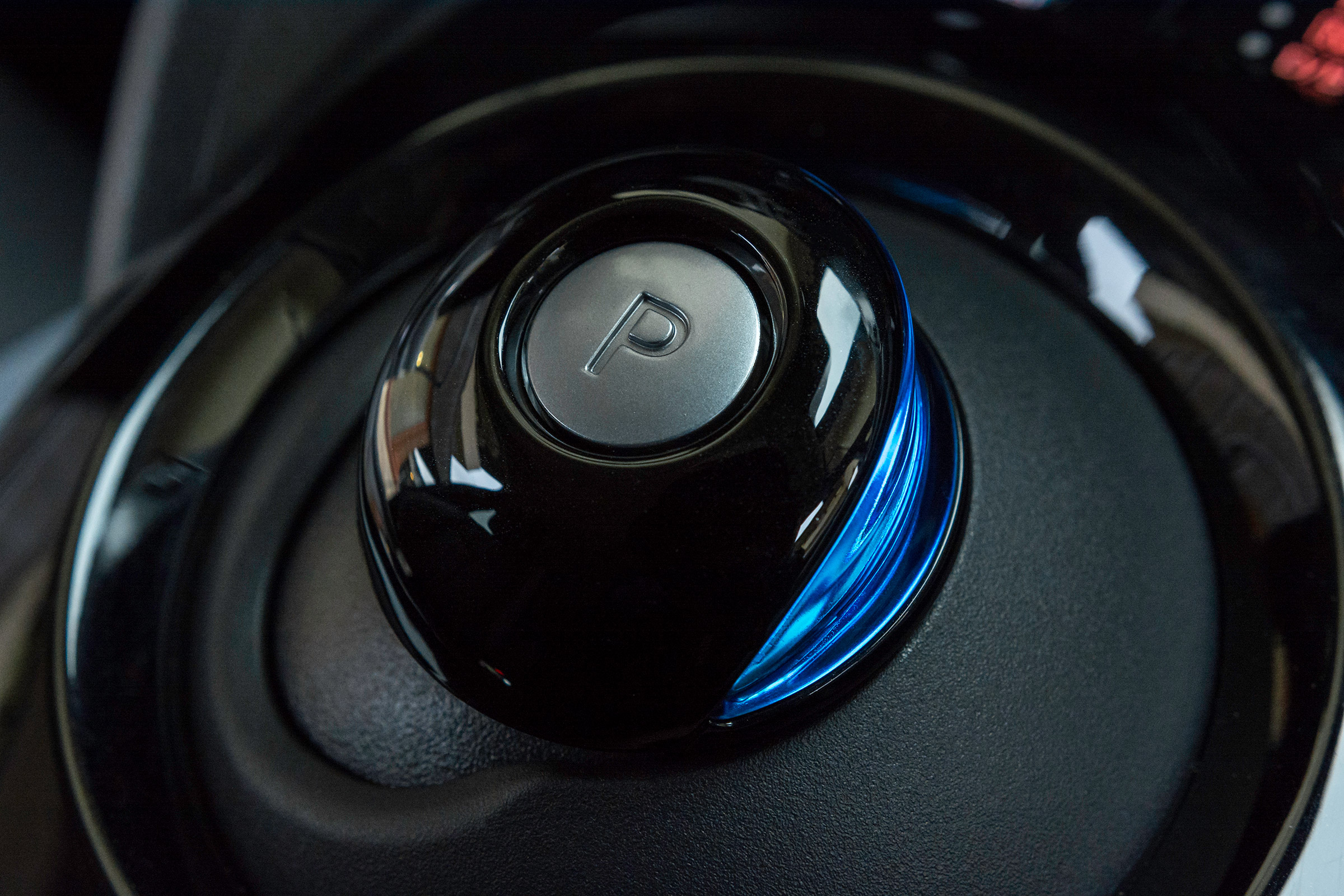 Nissan Leaf - interior detail