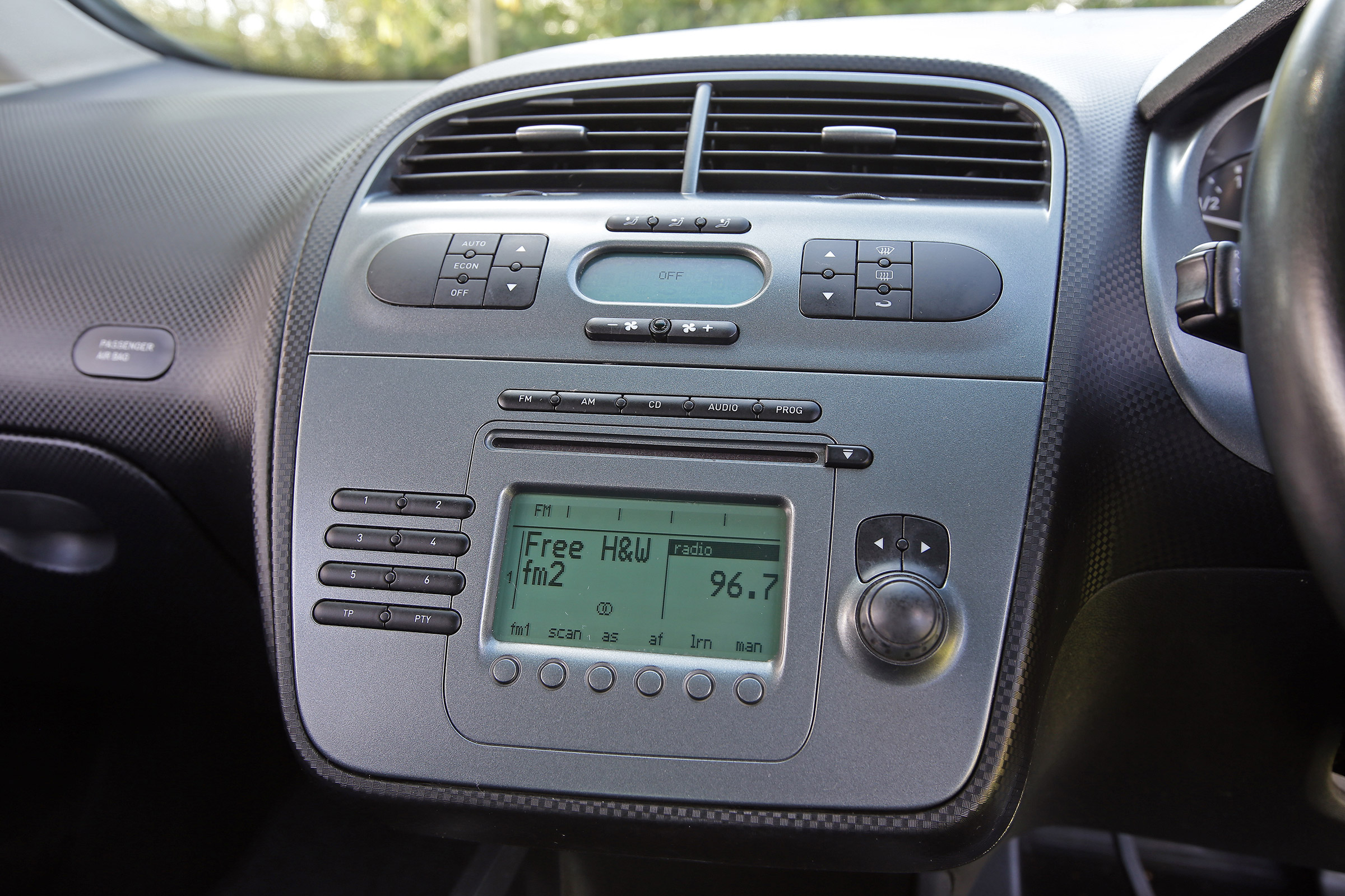 Used SEAT Altea - centre console