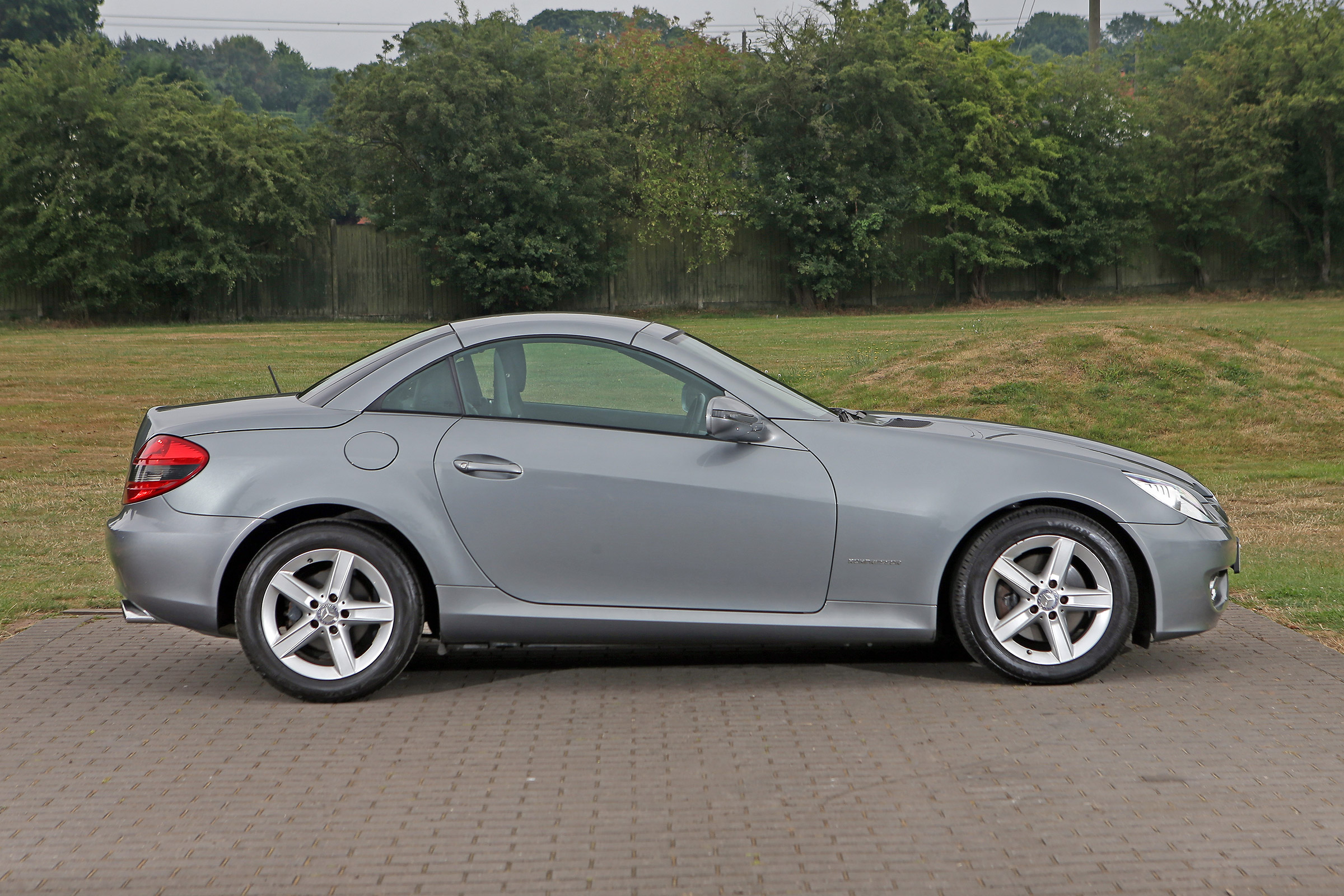 Used Mercedes SLK - side