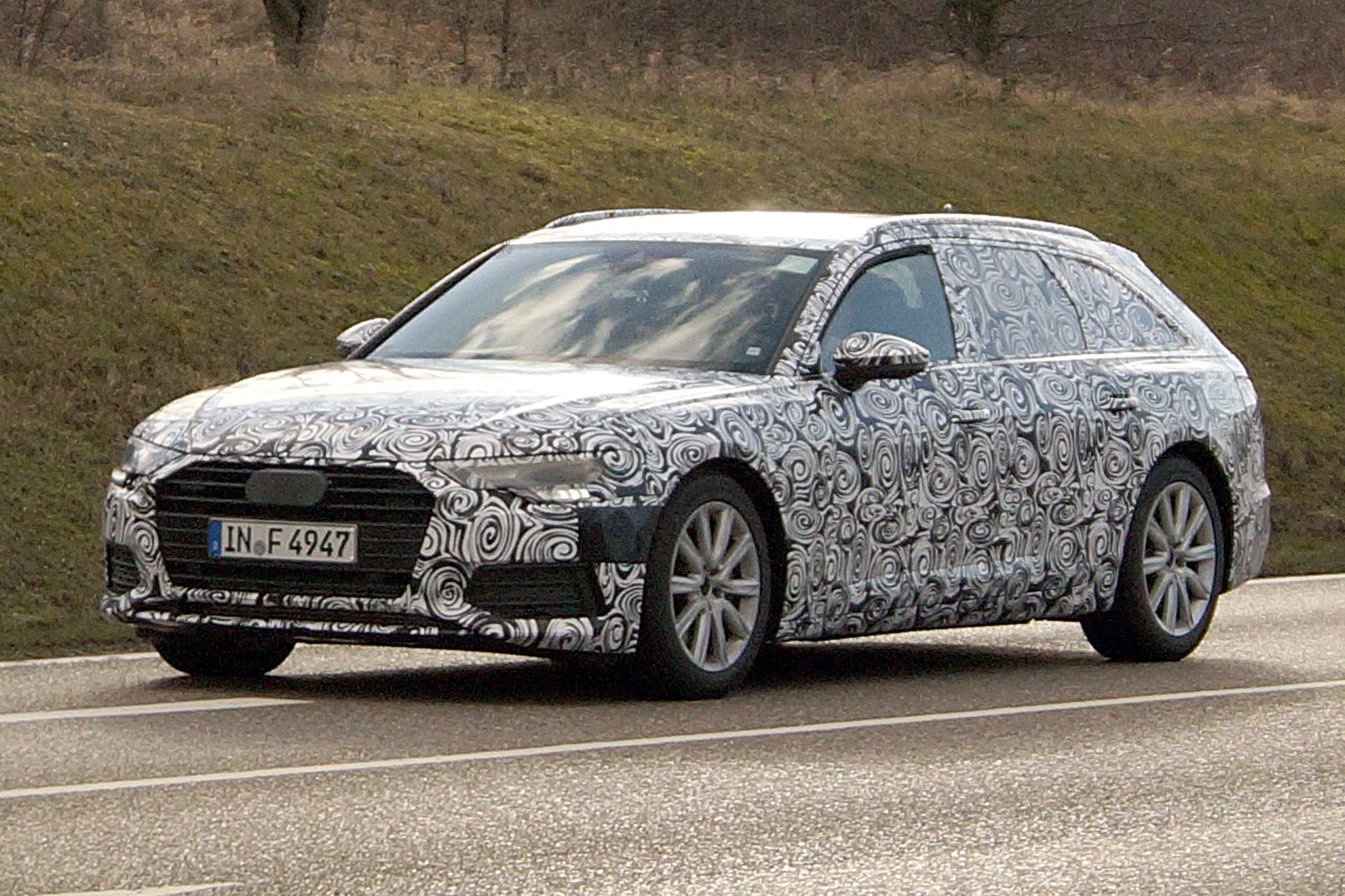 Audi A6 Avant spies front side