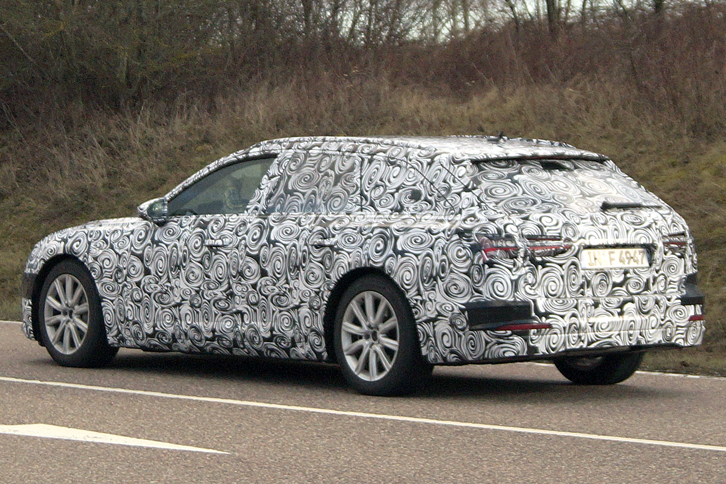 Audi A6 Avant spies side rear