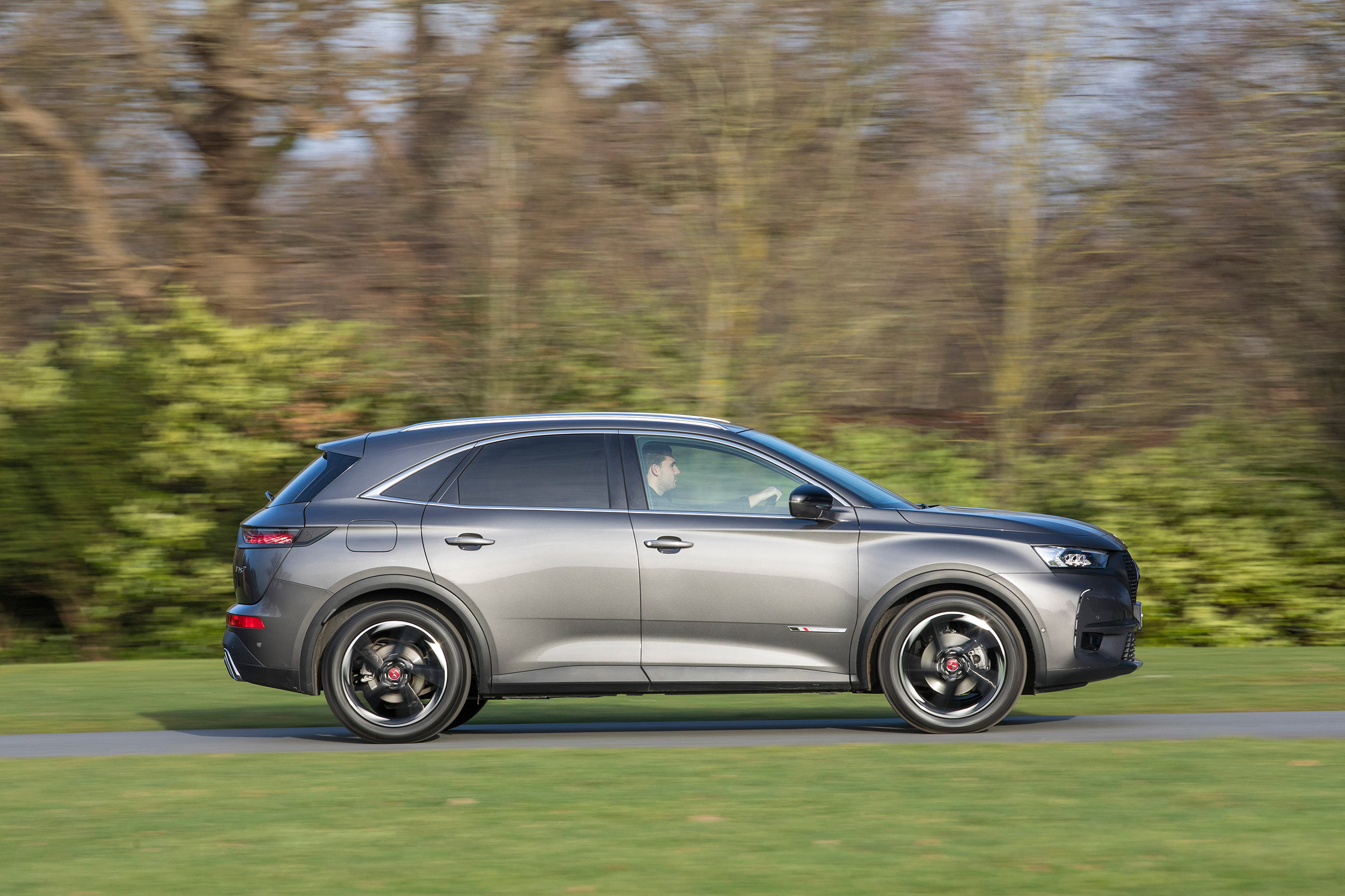 DS 7 Crossback - side