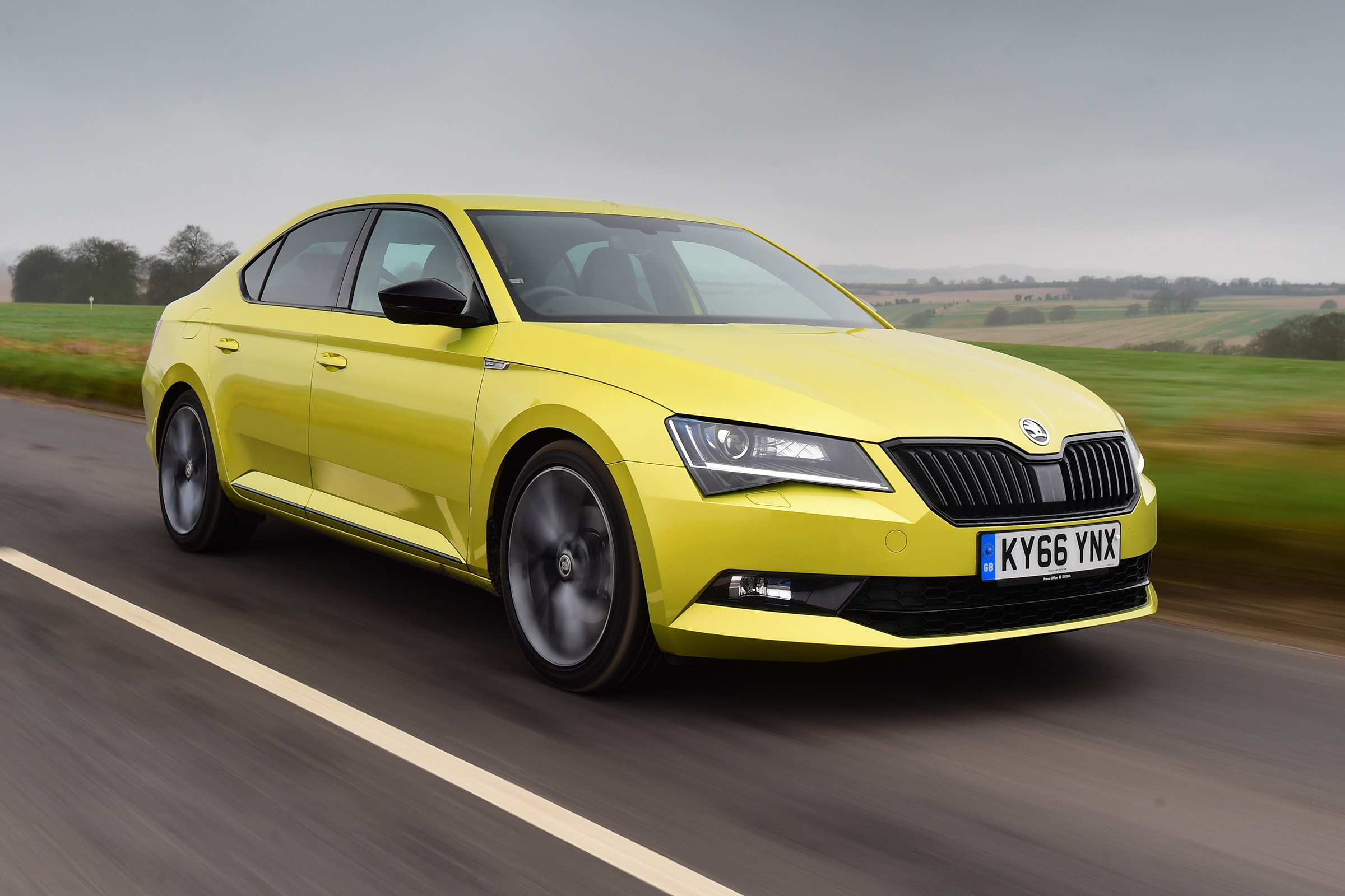 Skoda Superb - front