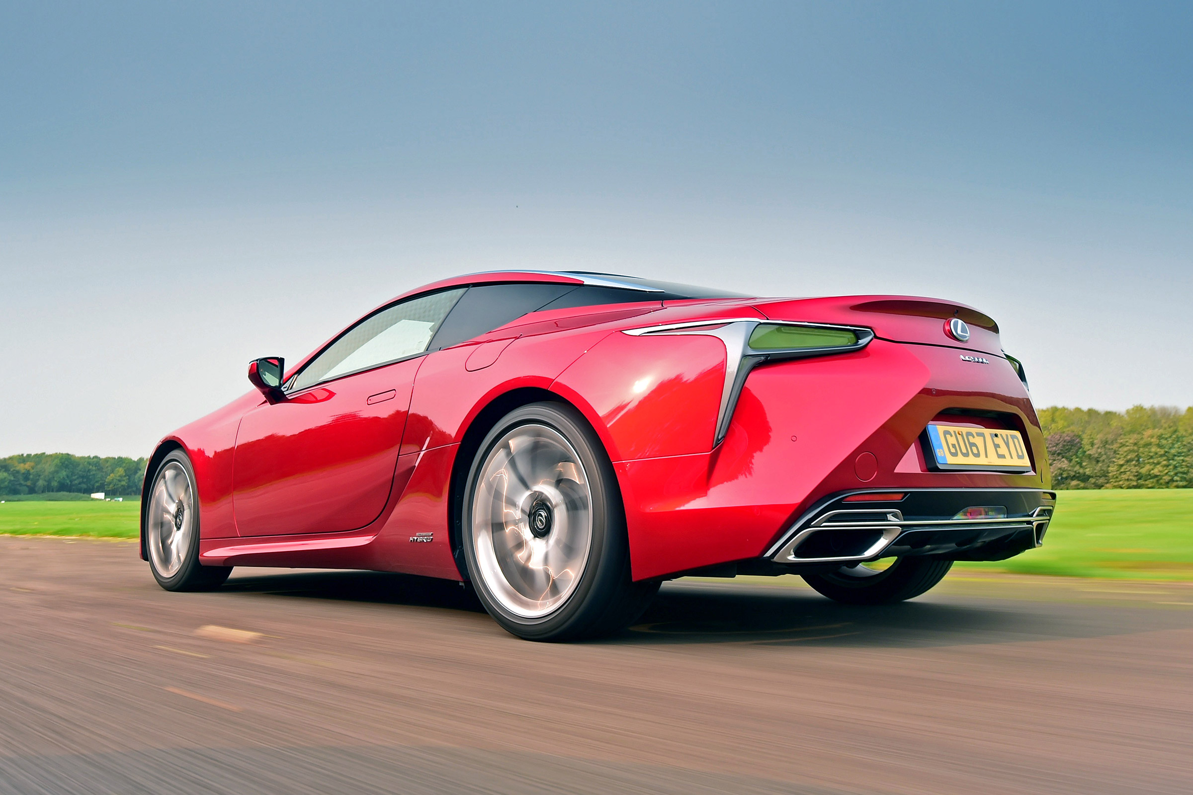 Lexus LC 500h - rear action