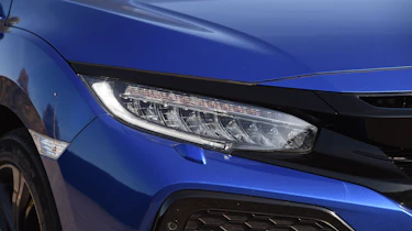 Honda Civic diesel - front lights