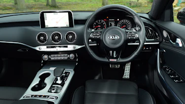 Kia Stinger - dash