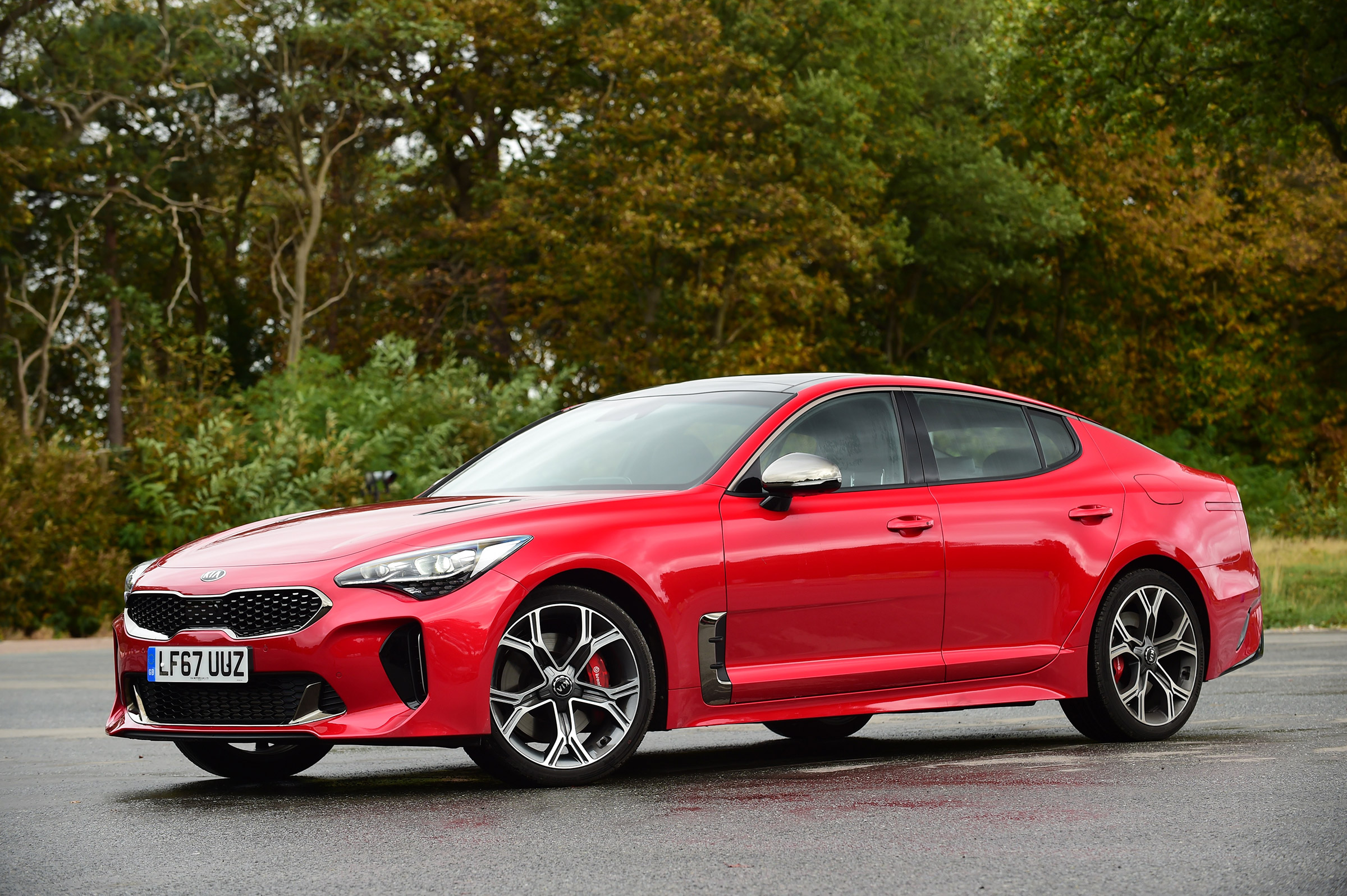 Kia Stinger - front static