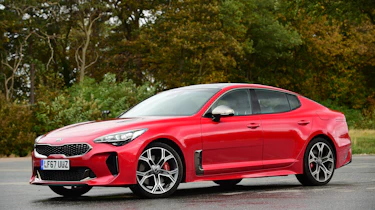 Kia Stinger - front static