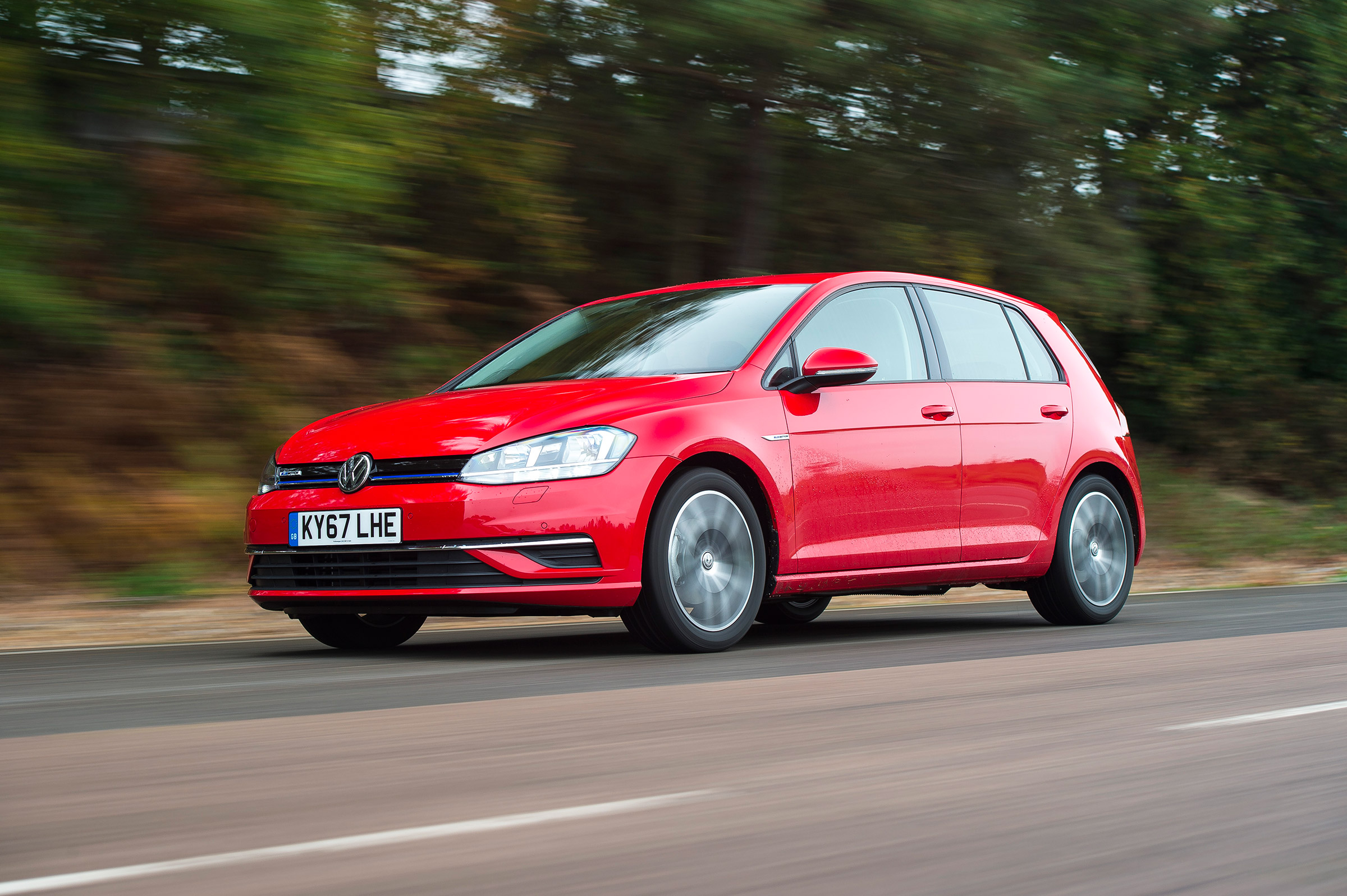 Volkswagen Golf - front action