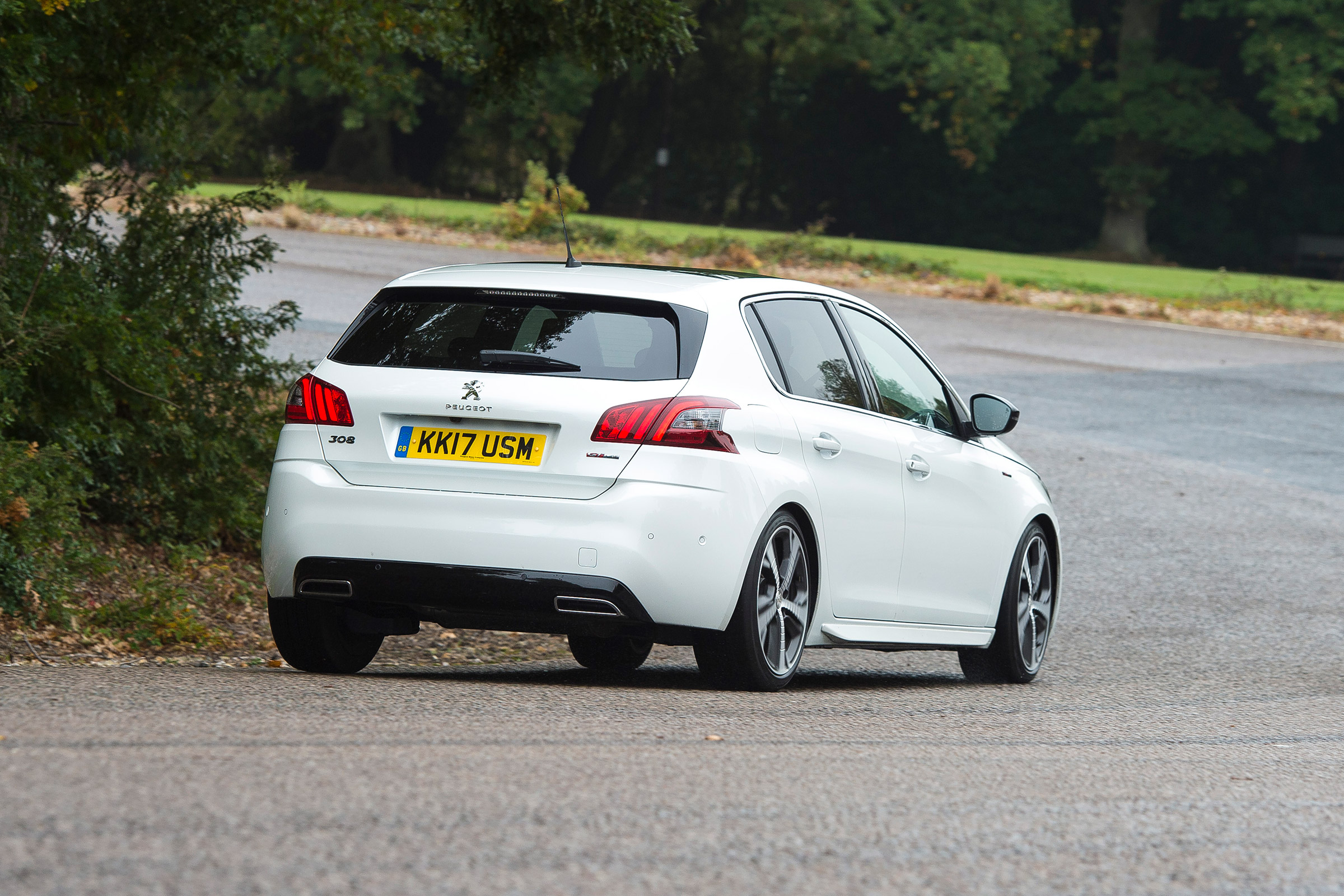 Peugeot 308 - rear cornering