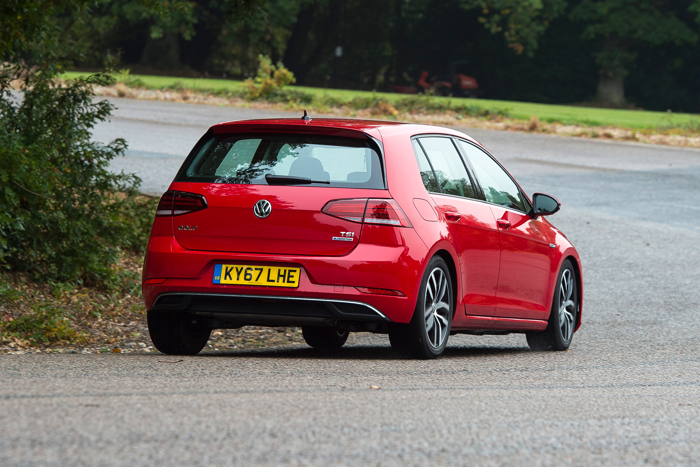 Volkswagen Golf - rear cornering