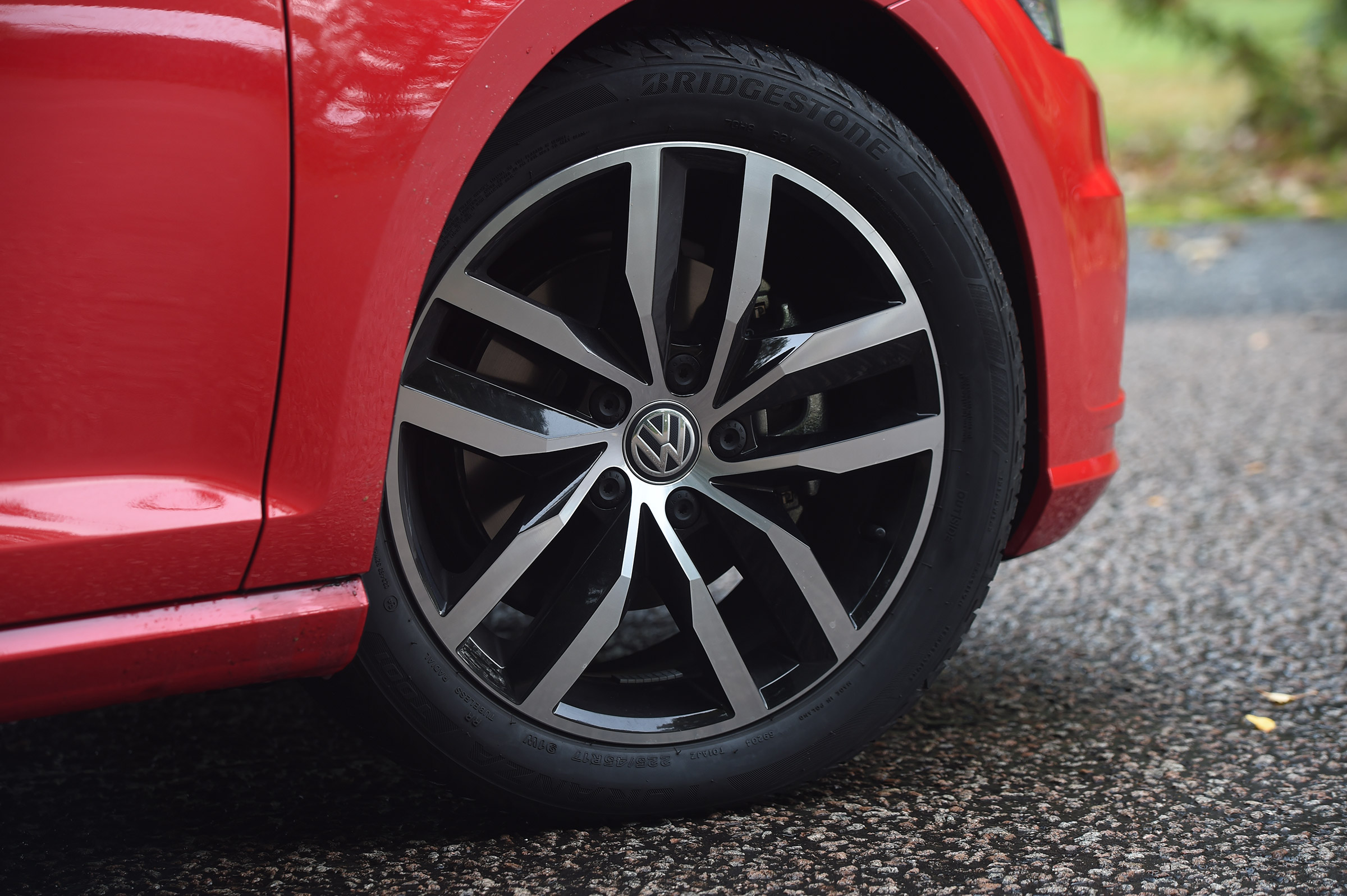 Volkswagen Golf - wheel
