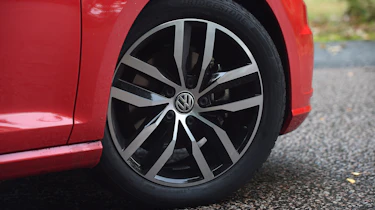 Volkswagen Golf - wheel