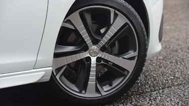 Peugeot 308 - wheel