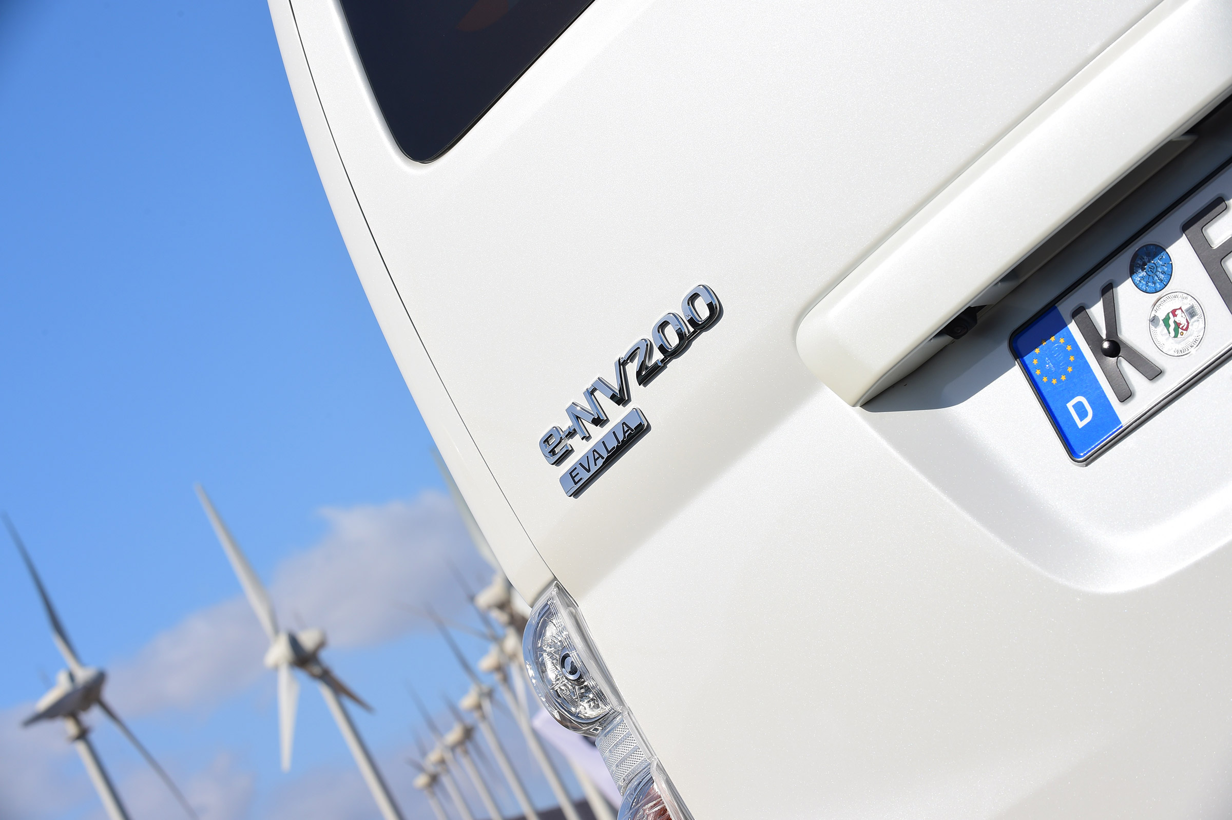 Nissan e-NV200 - rear badge