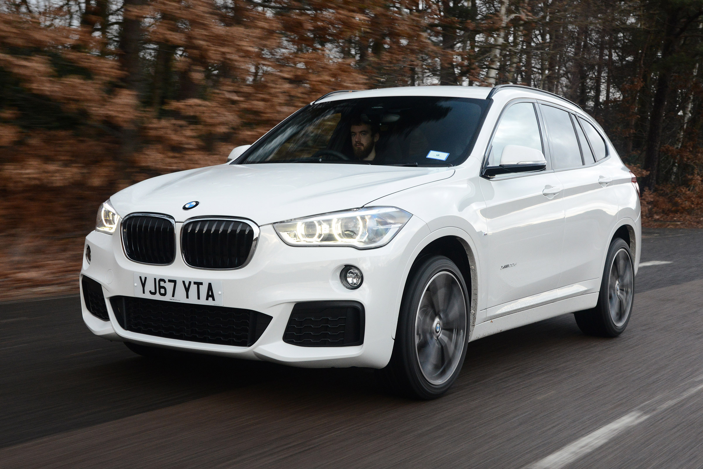 BMW X1 - front action