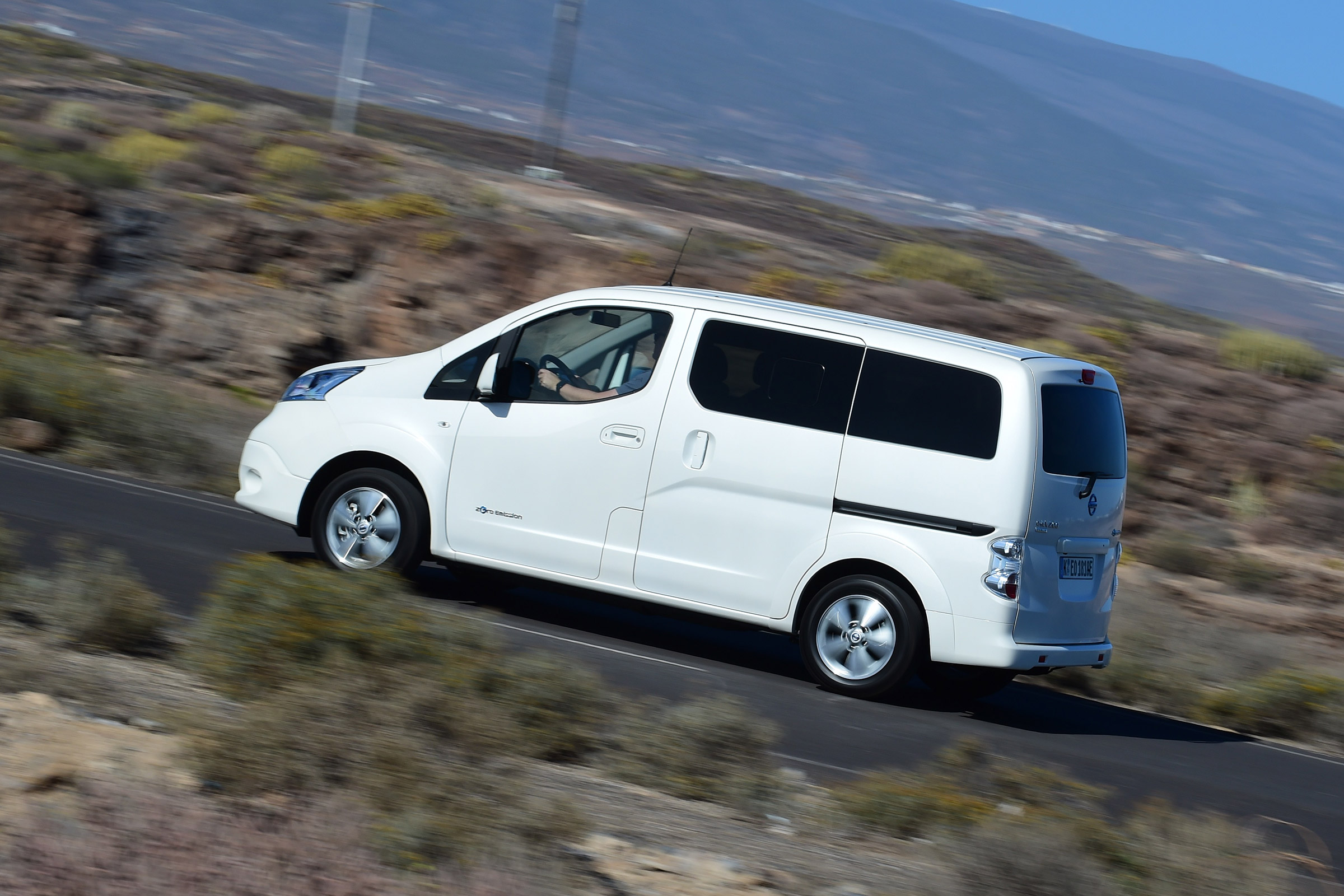 Nissan e-NV200 - side