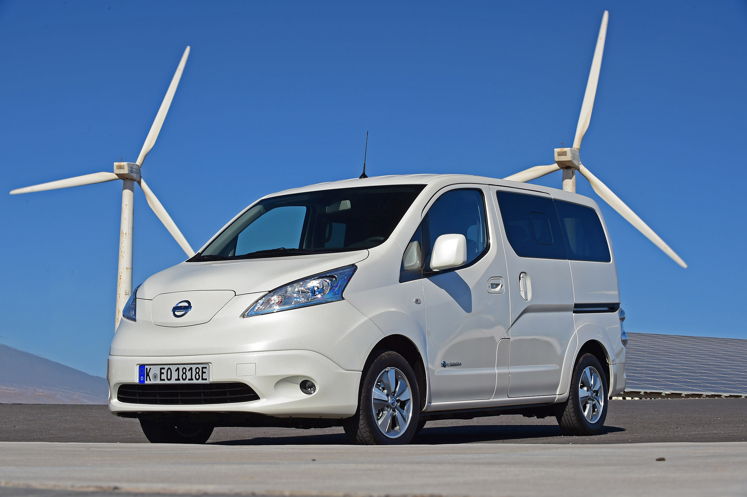 Nissan e-NV200 - front static