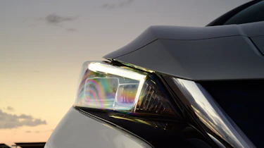 Nissan Leaf - front lights