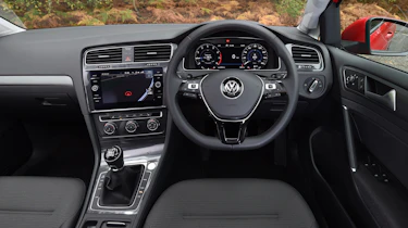 Volkswagen Golf - dash