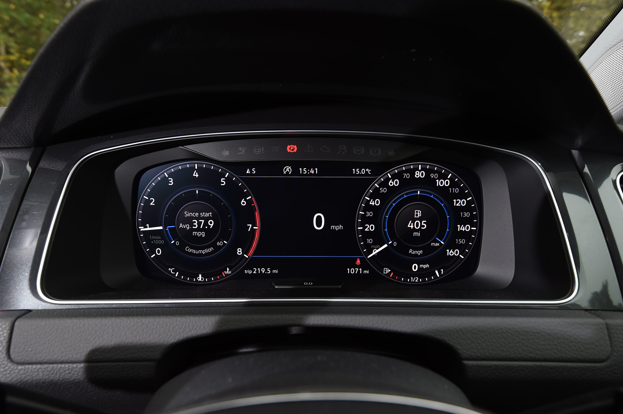 Volkswagen Golf - dials