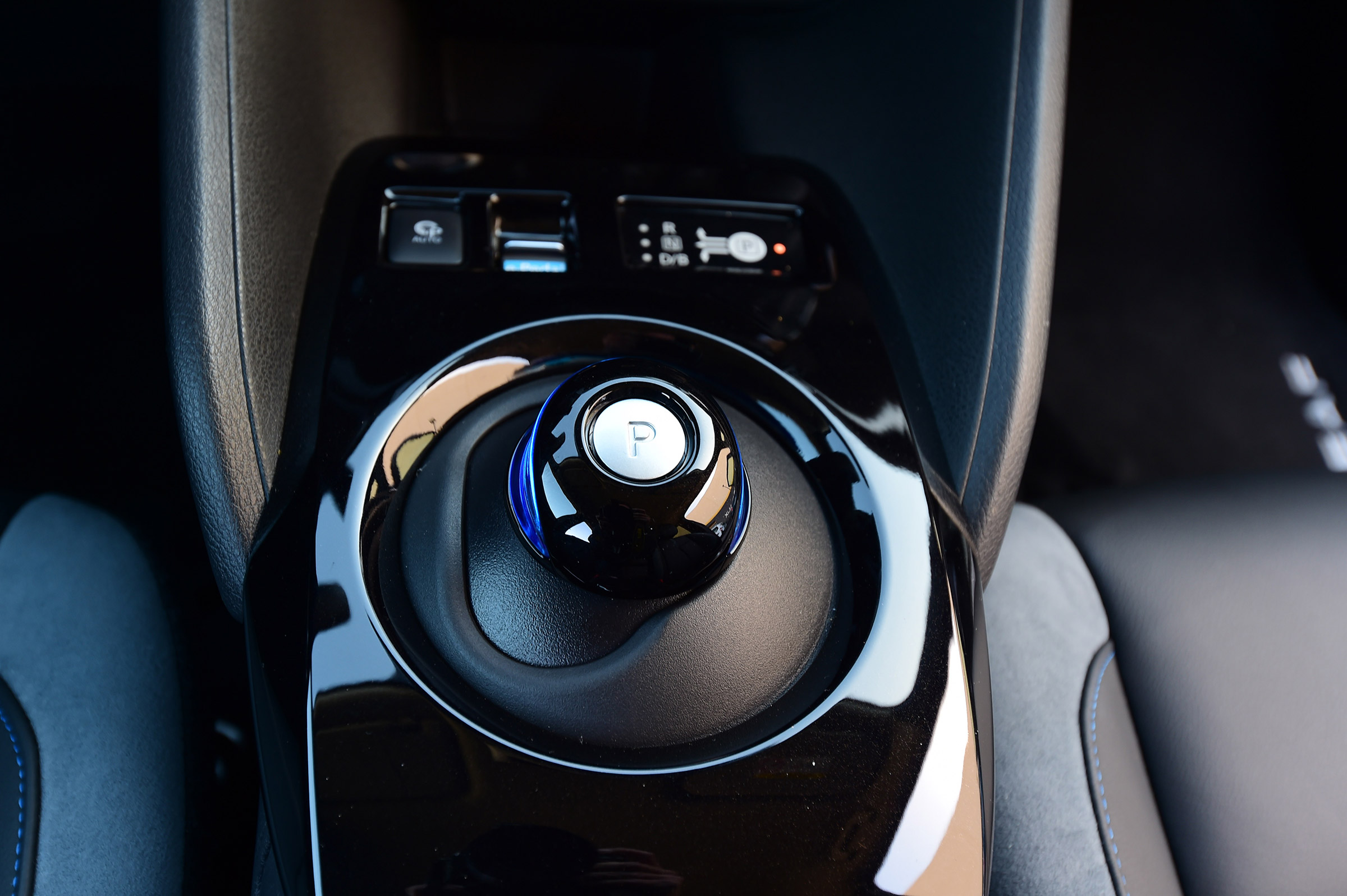 Nissan Leaf - interior detail