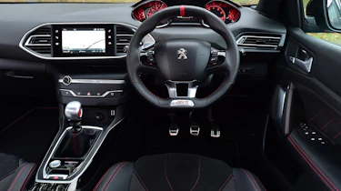 Peugeot 308 GTi - dash