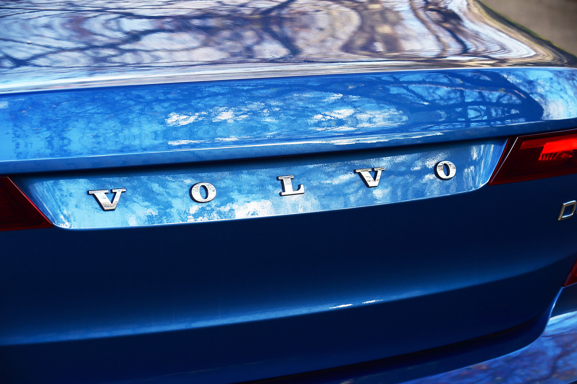 Volvo S90 long -term - second report Volvo badge