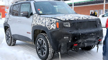 Jeep Renegade spy shot front quarter
