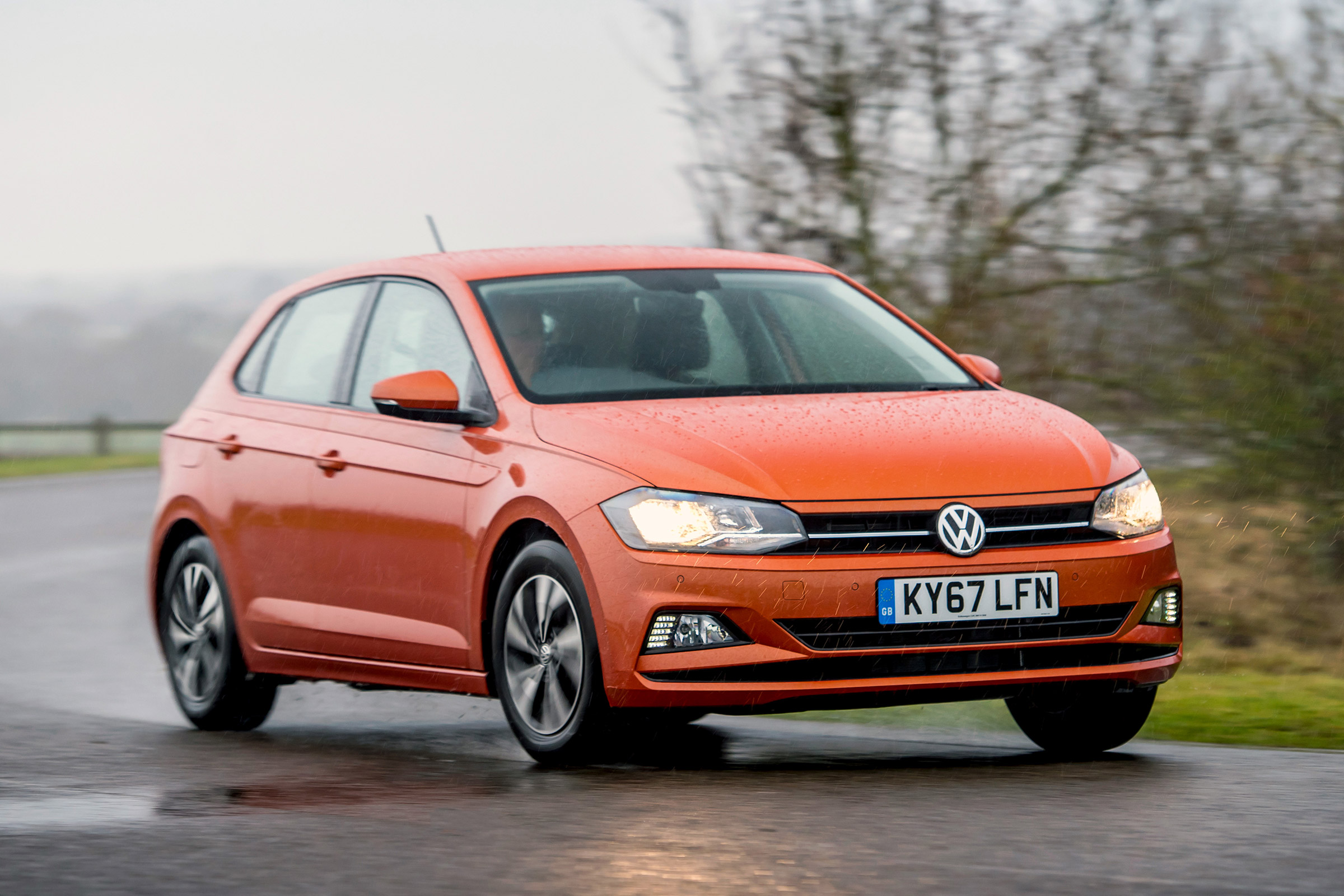 Volkswagen Polo 1.0 MPI - front cornering