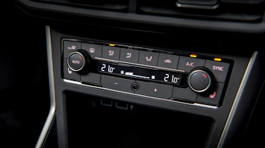Volkswagen Polo 1.0 MPI - centre console