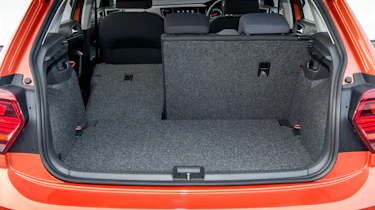 Volkswagen Polo 1.0 MPI - boot seat down