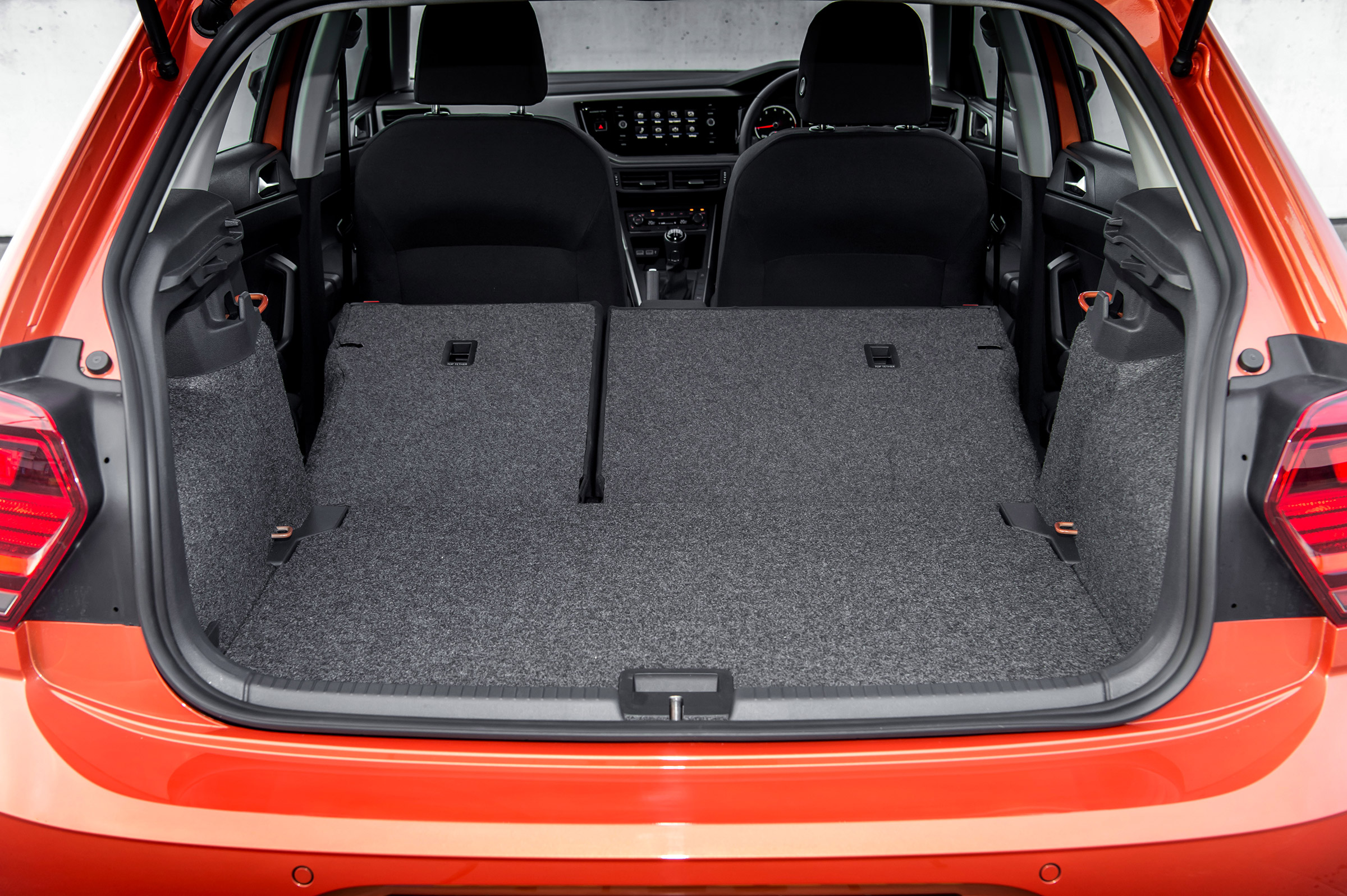 Volkswagen Polo 1.0 MPI - boot all seats down