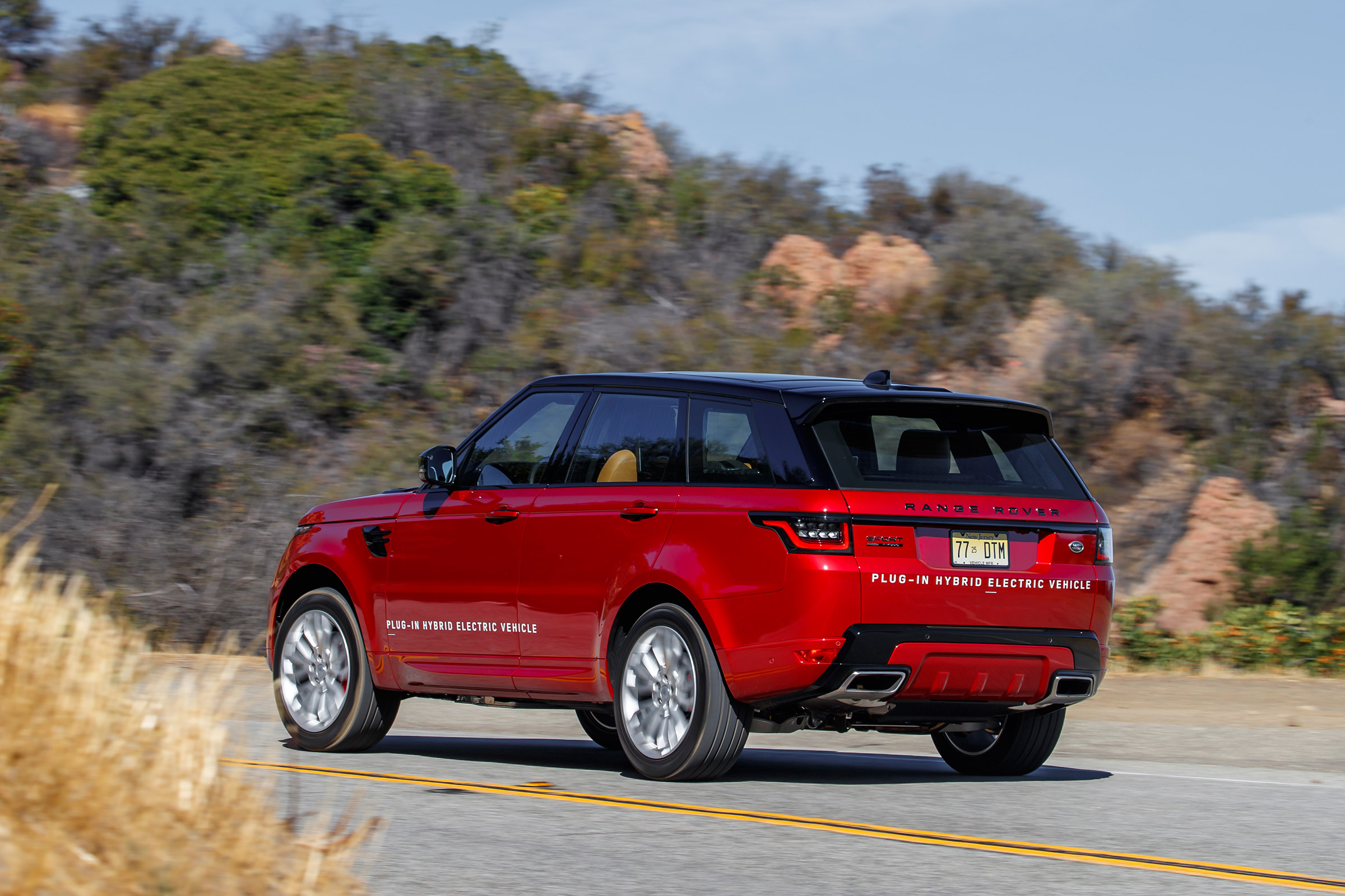 Range Rover Sport PHEV - rear action