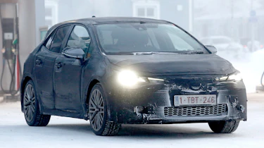 Toyota Auris spy shot snow front 2018