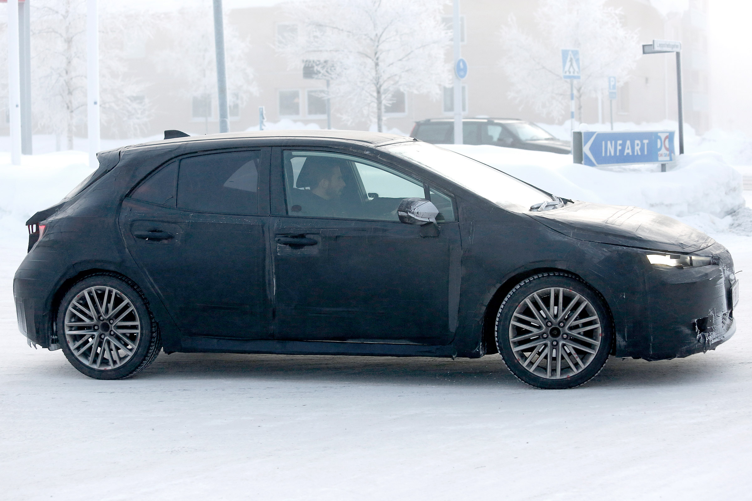 Toyota Auris spy shot 2018