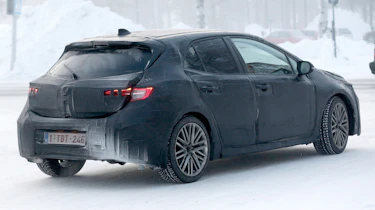 Toyota Auris spy shot 2018 rear snow